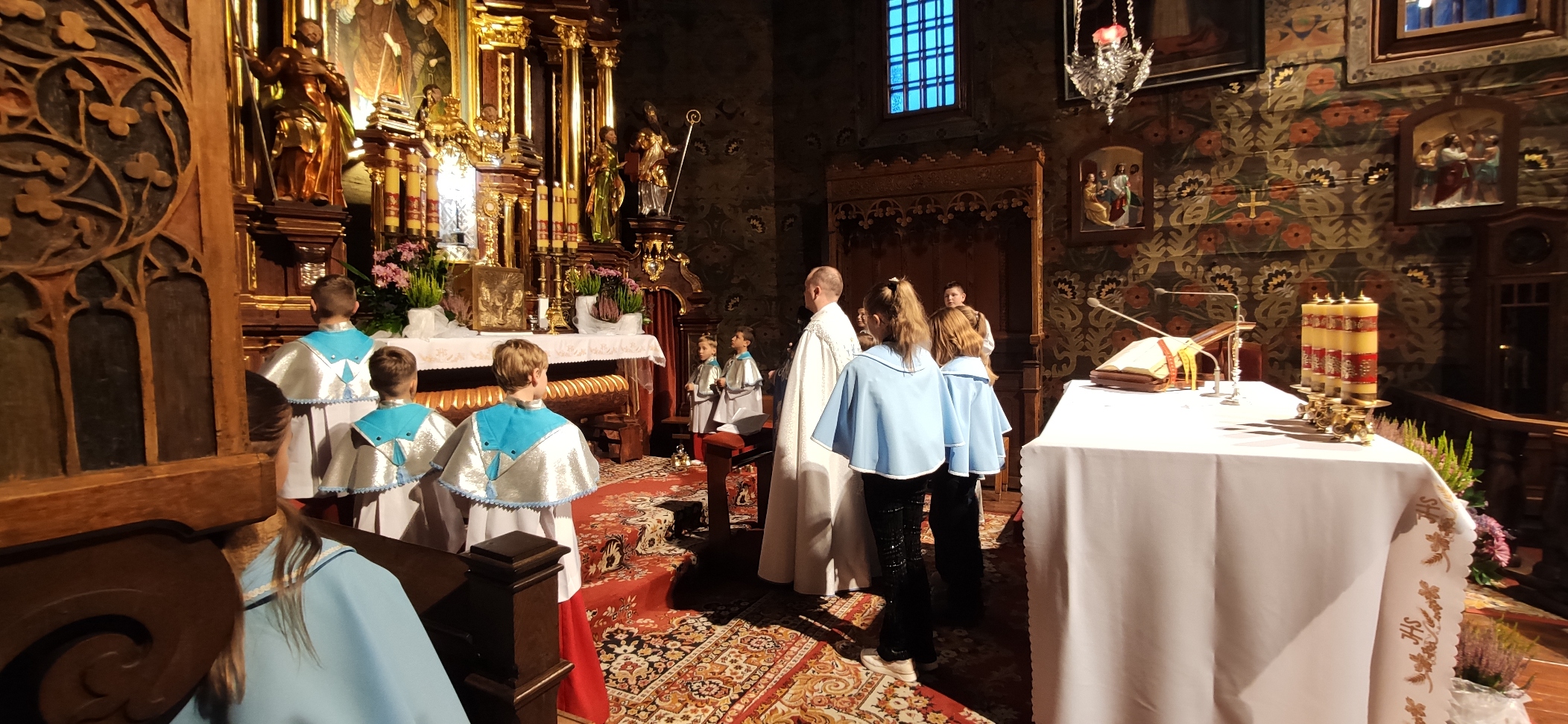 RÓŻANIEC DZIEWCZĘCEJ SŁUŻBY MARYJNEJ